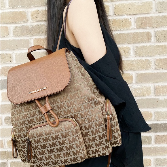 Gaby’sBags🍀Michael Kors Backpack - Picture 3 of 4